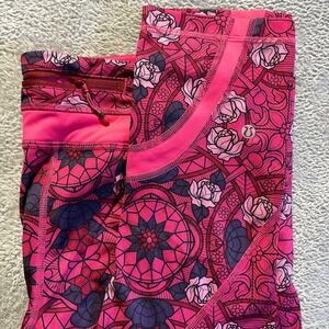Lululemon Athletica Pink Rose Floral Mosaic Capri Leggings Size 8 Athletic Yoga